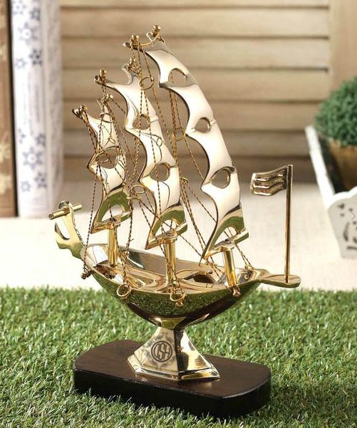 DSH Brass Ship/Boat With Wooden Base.